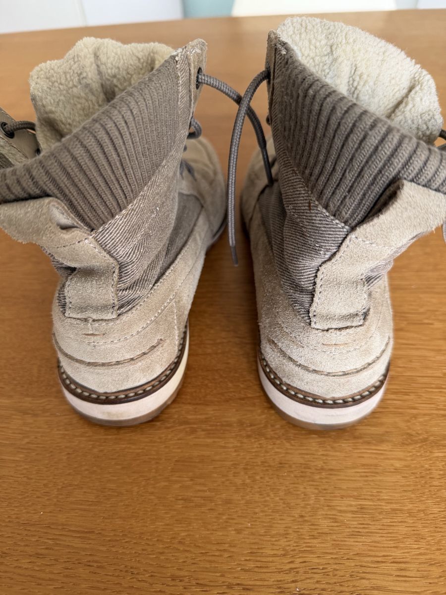 Lacoste Scarpe da donna: Lacoste Winterboots Wildleder Beige Gr.39.5 – Usato da Zürich venduto da moramses 2