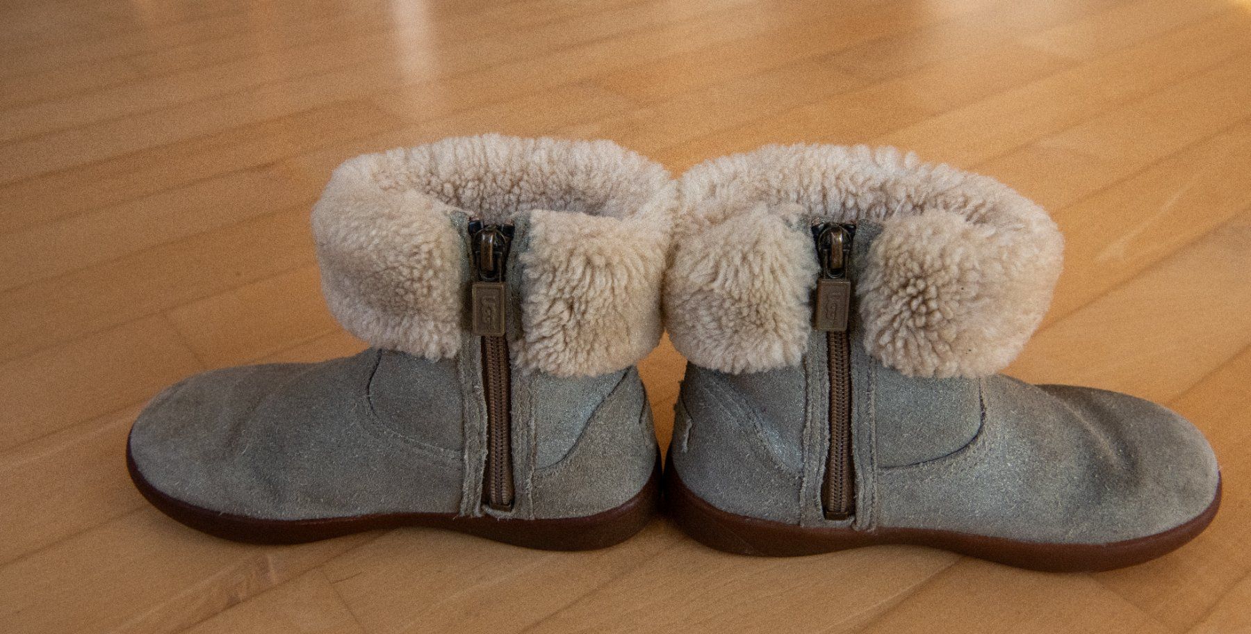 Ugg Chaussures filles: Stiefeletten von UGG, Gr. 28 – D'occasion à Meilen par luca70 4