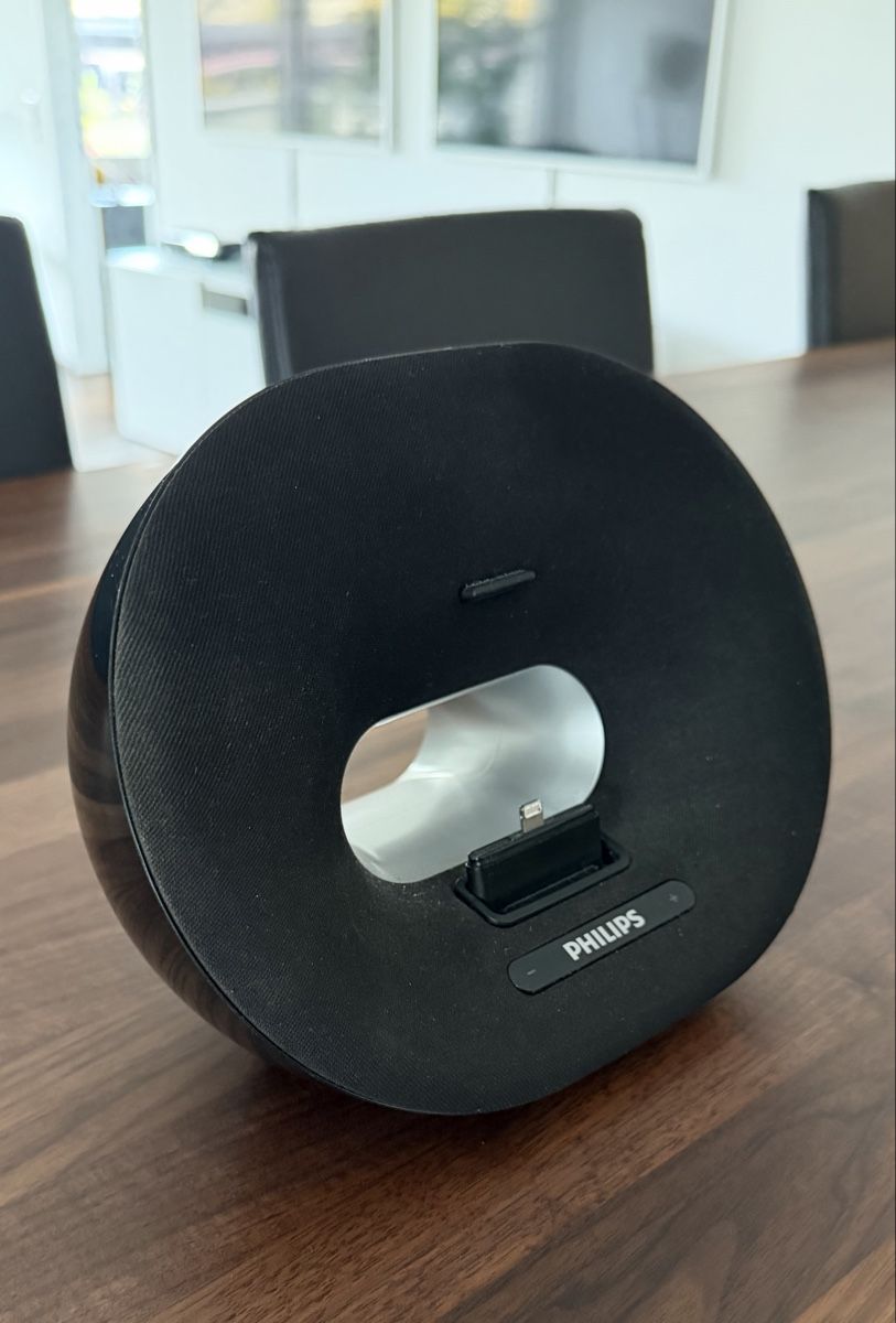 Docking station: Philips DS3205 iPhone/iPod Docking Speaker - Black – Usato da Frauenfeld venduto da slicona 2