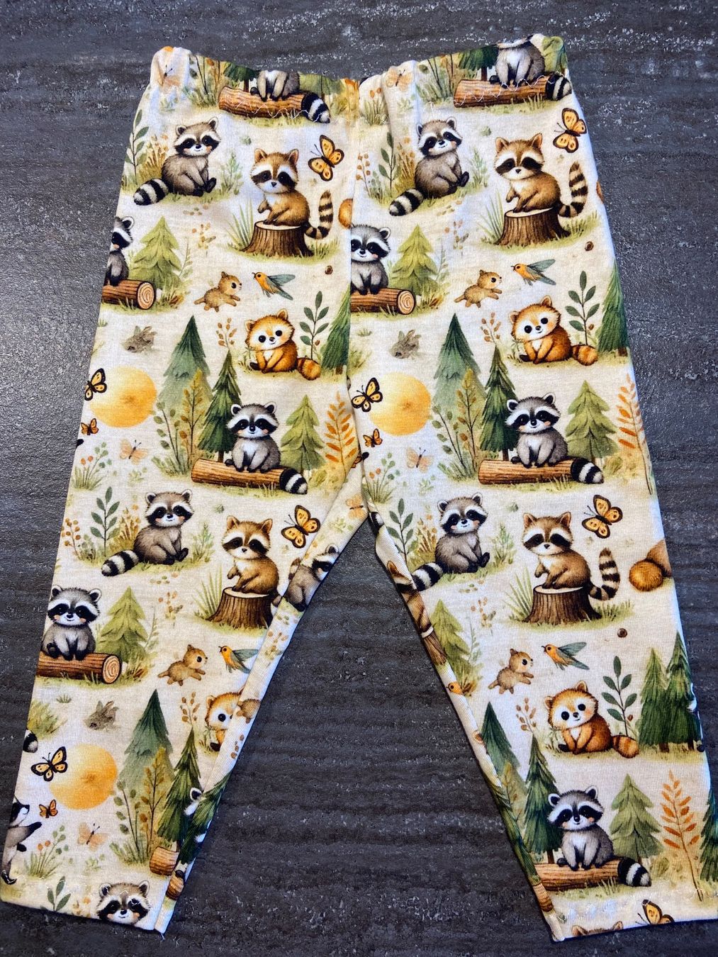 Strümpfe & Strumpfhosen: Kinder-Leggins, Waschbär, Gr. 74, NEU – Neu (gemäss Beschreibung) aus Grosshöchstetten von Maschenshop