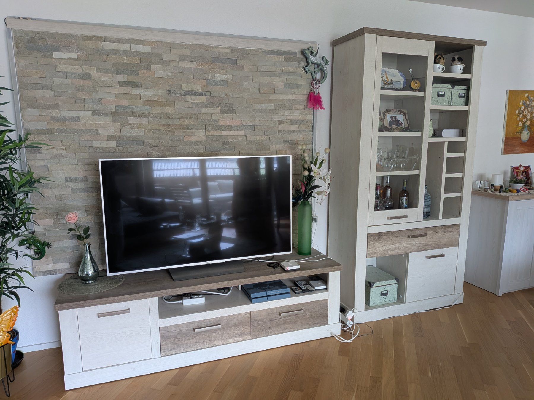 Mobili TV: TV Möbel 1.50m  x 90.5 cm – Usato da Basel venduto da talca88 1