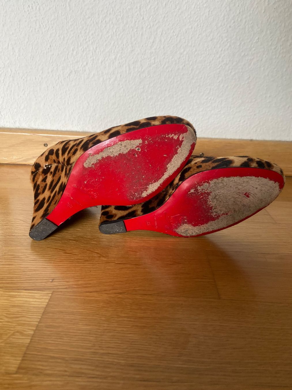 Christian Louboutin Scarpe da donna: Louboutin Leopard Wedges Grösse 38 – Usato da Basel venduto da lafleur2663 3