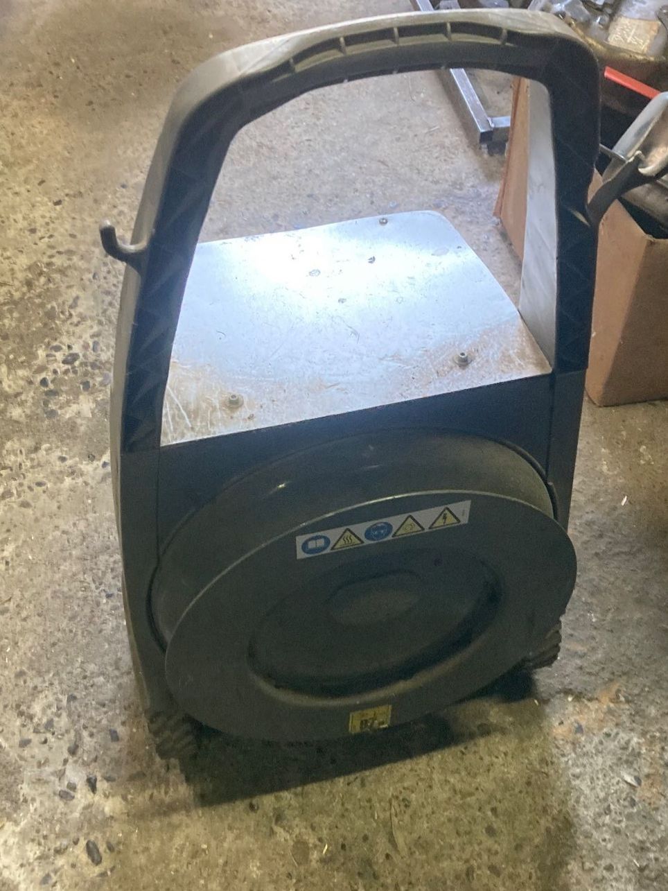 Compresseurs: Luftkompressor 35l – Défectueux à Uetendorf par reu_99v8 2