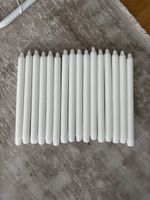 Lot de 14 bougies cylindriques blanches, état neuf