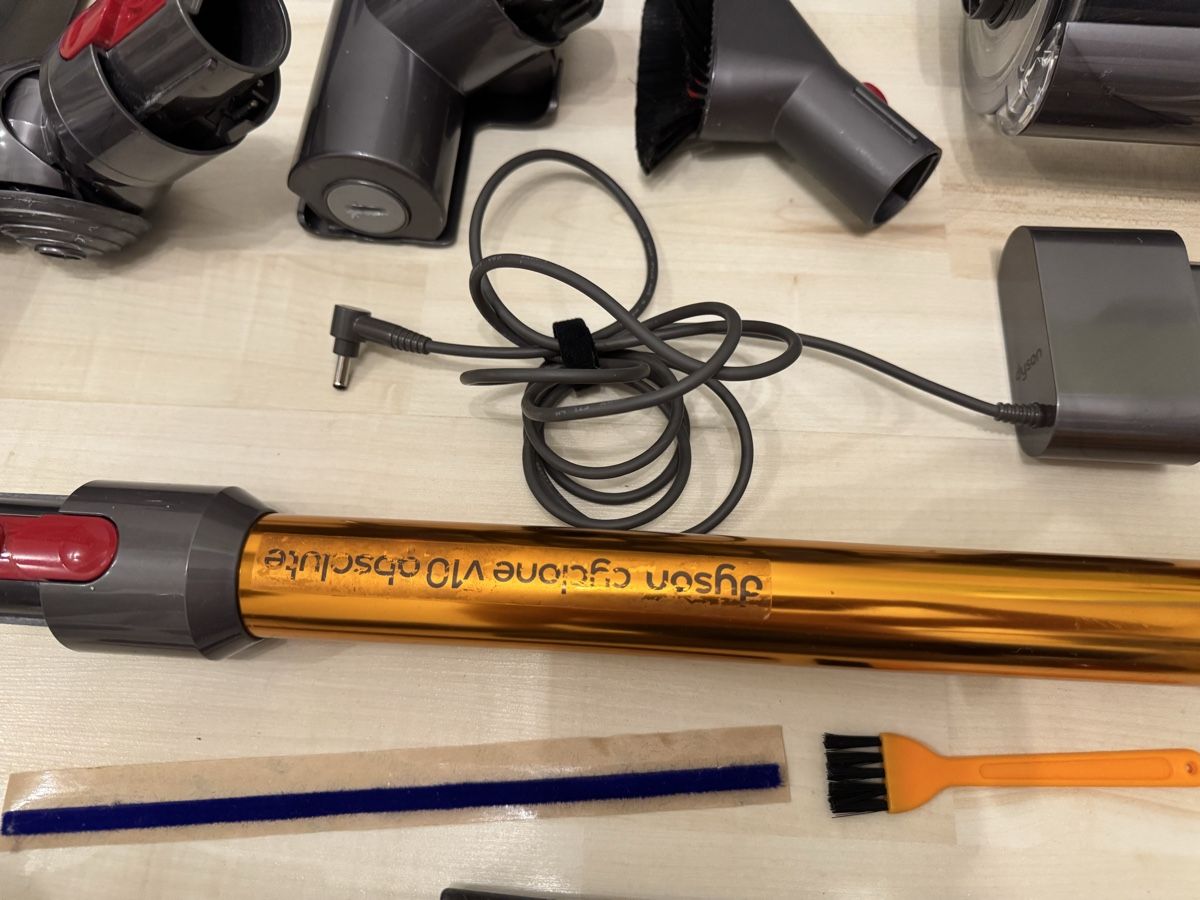 Dyson Staubsauger & Zubehör: Dyson V10 Absolute (SV12)  – Gebraucht aus Pratteln von Neth 2