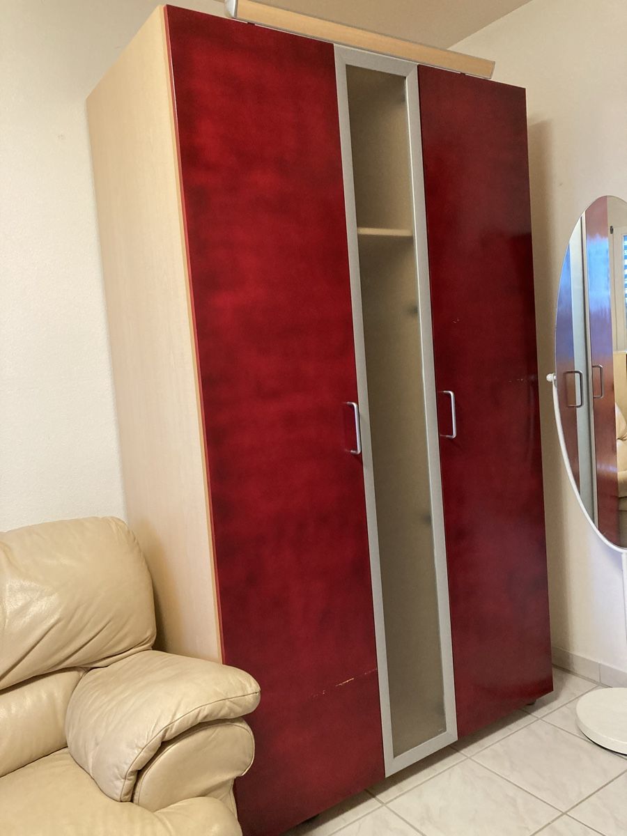 Armadi: Schrank – Usato da Horgen venduto da Andradina