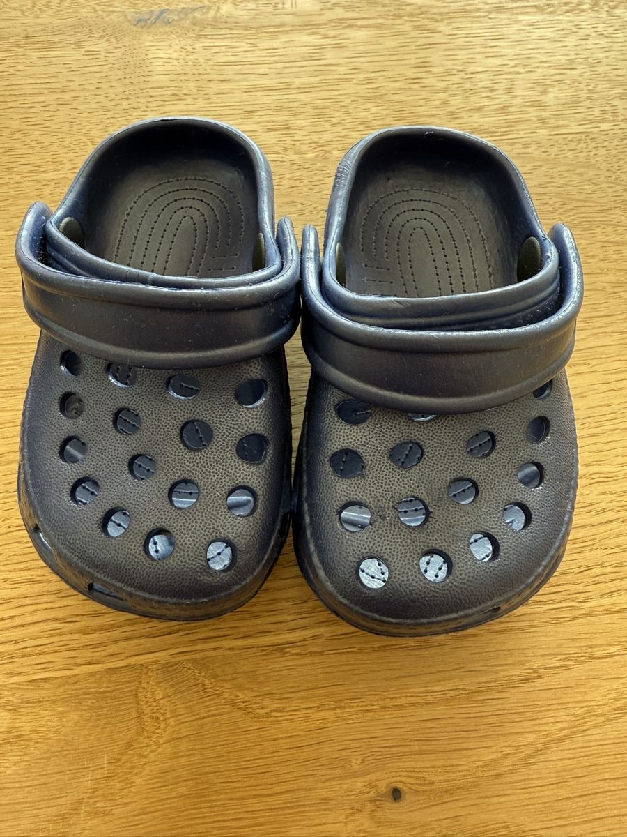 Schuhe für Jungen: Gummisandalen Grösse 19 Neu – Neu (gemäss Beschreibung) aus Goldswil von Fisel