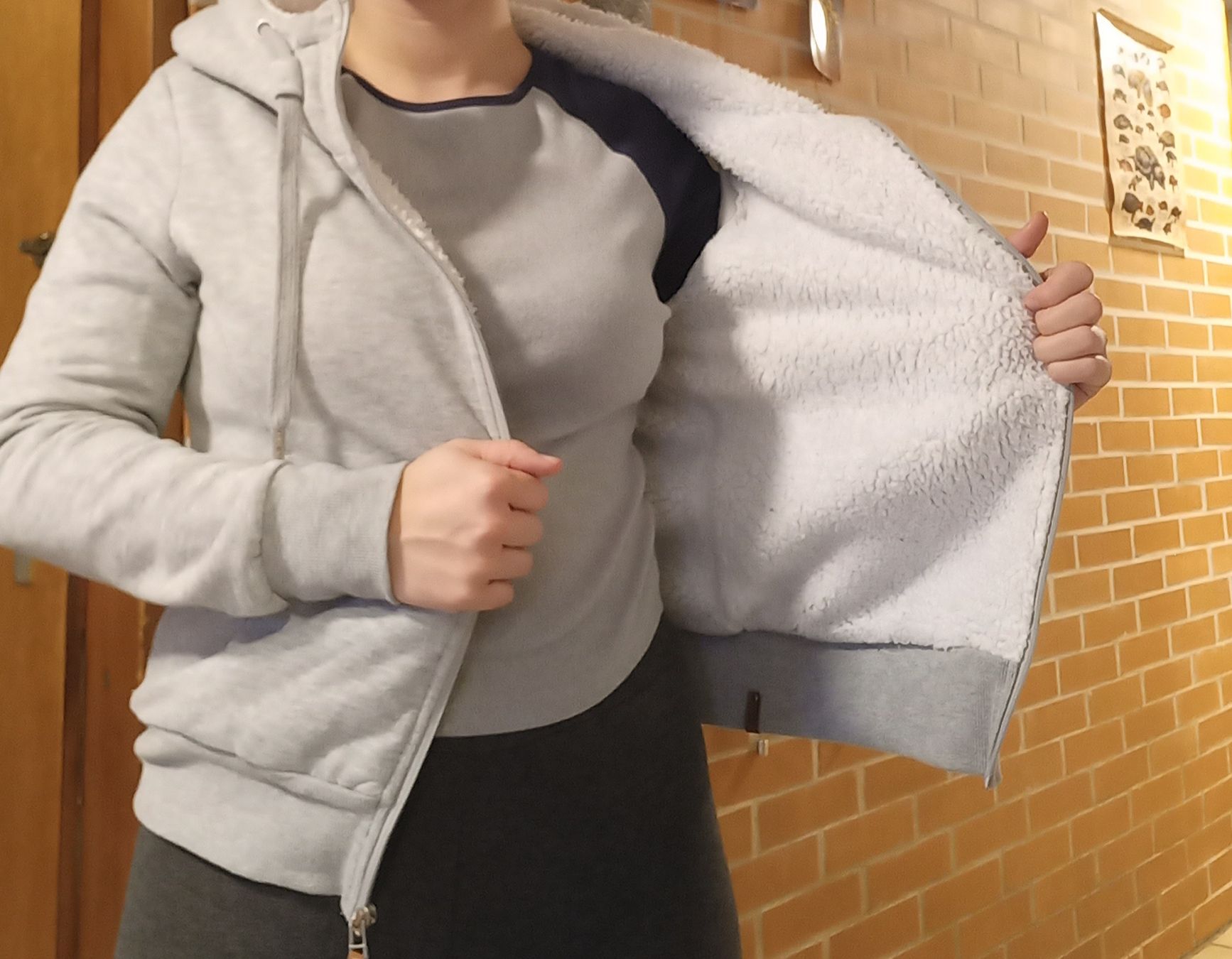 Only Jacken: ONLY Teddy-Fleece Hoodie Gr. M – Gebraucht aus Bettlach von Venus22999 1