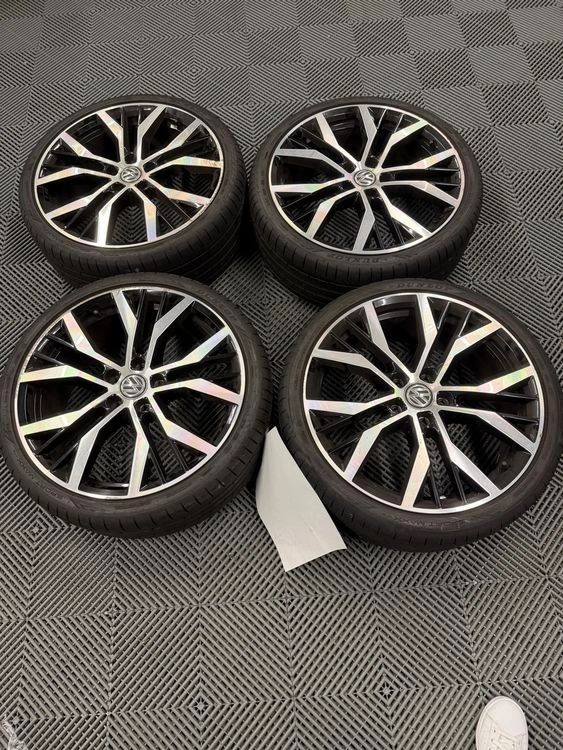 VW Automobili: VW Golf GTI Performance dunkelgrau – Usato da Zug venduto da Upinthesky 3