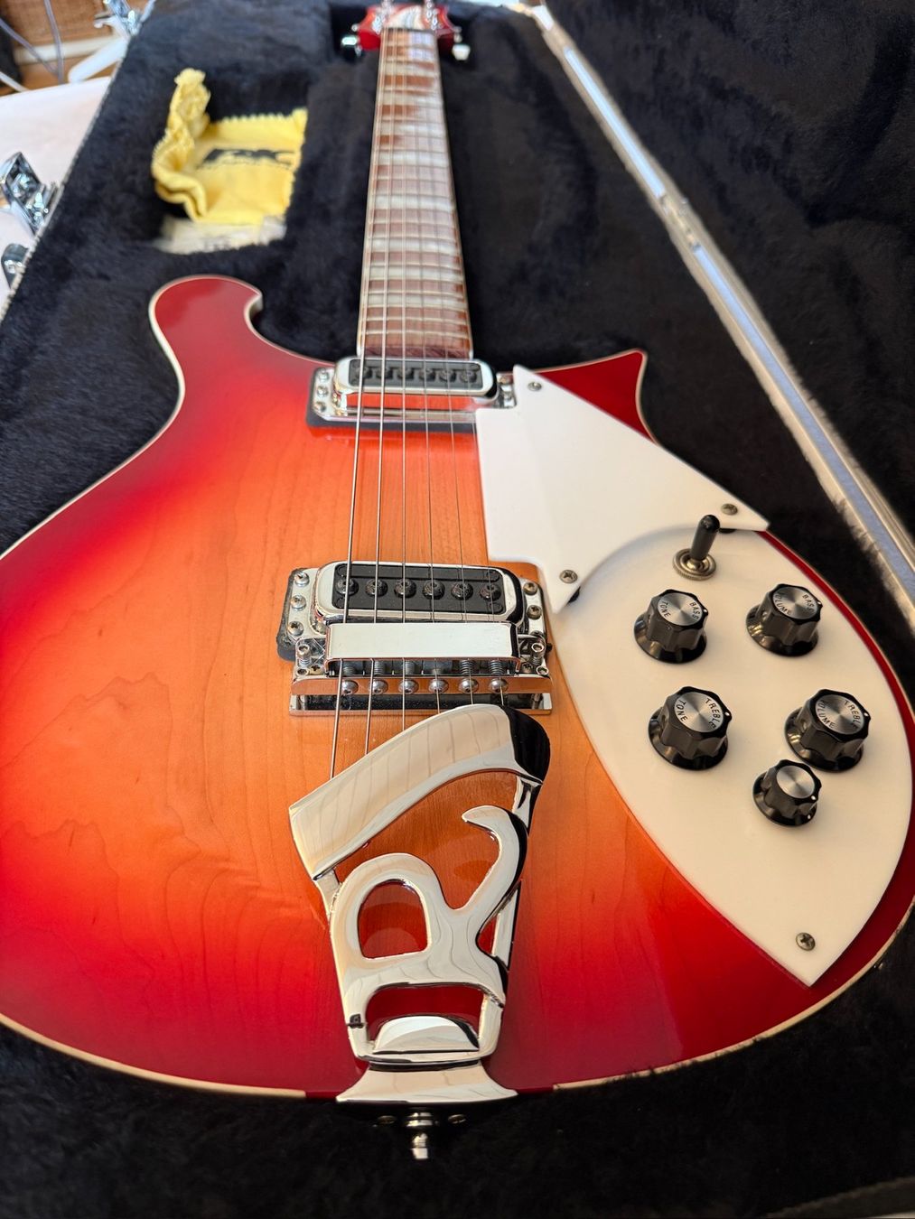 Strumenti musicali: Rickenbacker 620 Fireglow – Usato da Volketswil venduto da Bumambu 6