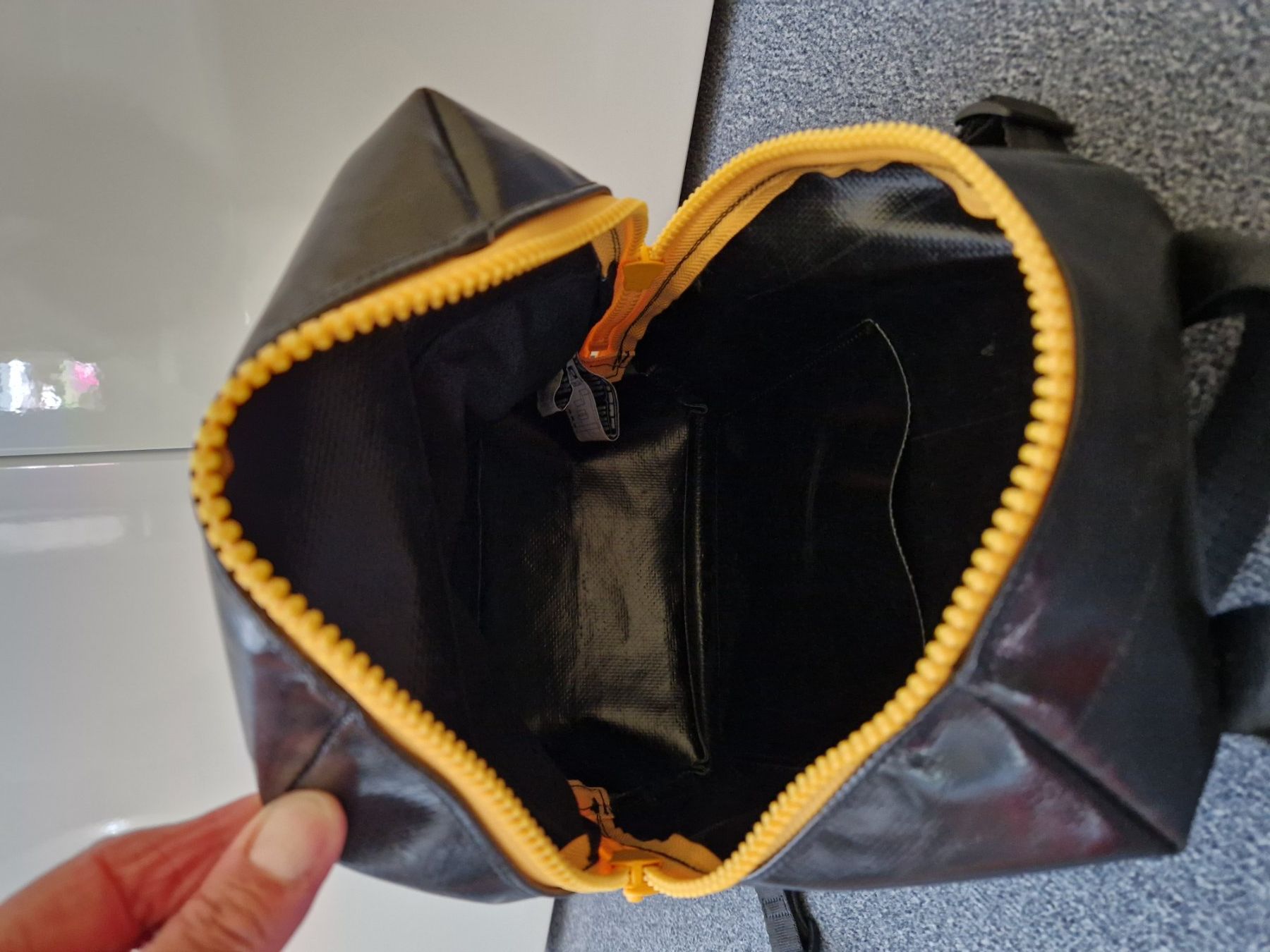 Freitag Zaini: Freitag Rucksack schwarz gelb NEU – Usato da Frauenfeld venduto da gre_vnj9 5