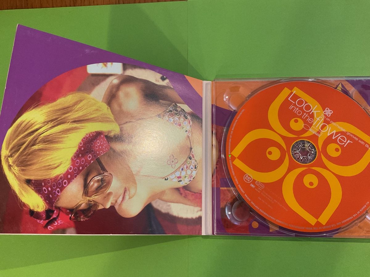 CD: CD: Look into the Flower - Psychedelic Grooves, top! – Usato da Steinach venduto da Quarkie 1