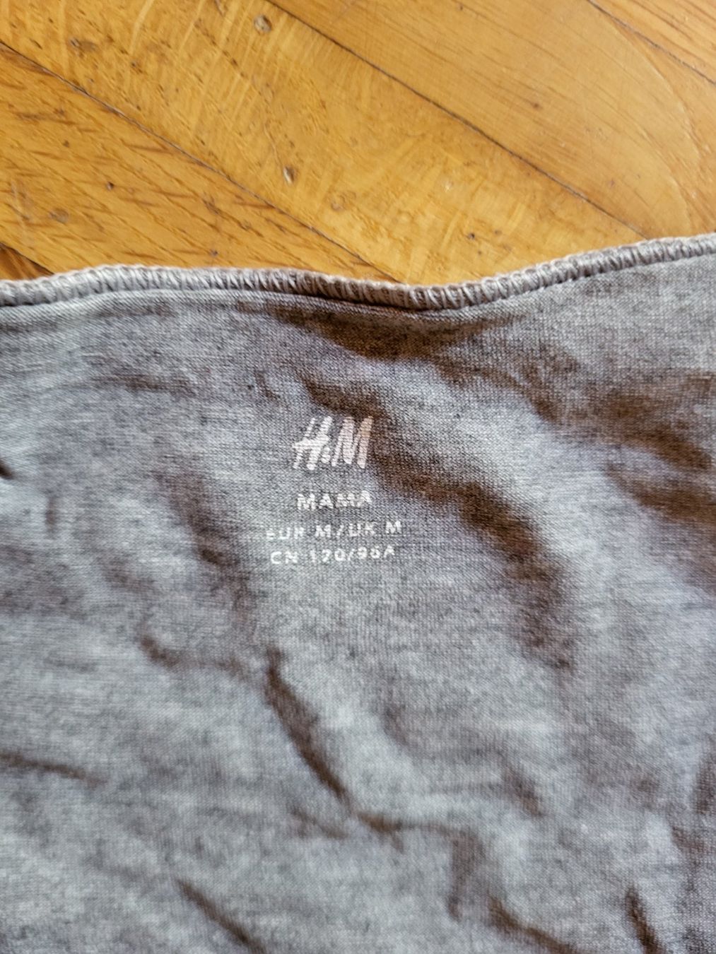 T-shirt: Fünf Still-Oberteile Grösse M – Usato da Winterthur venduto da BOU002 3