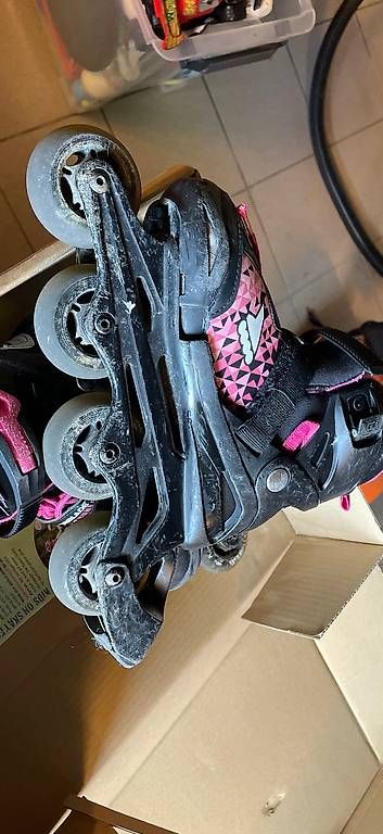 Patins à roul. & inline: Rollerblade taille variable 29-33 – D'occasion à Sonceboz-Sombeval par msap 1