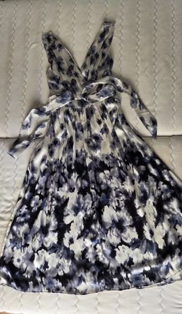 Feminimes Esprit-Damenkleid, blau/beige/schwarz gemustert
