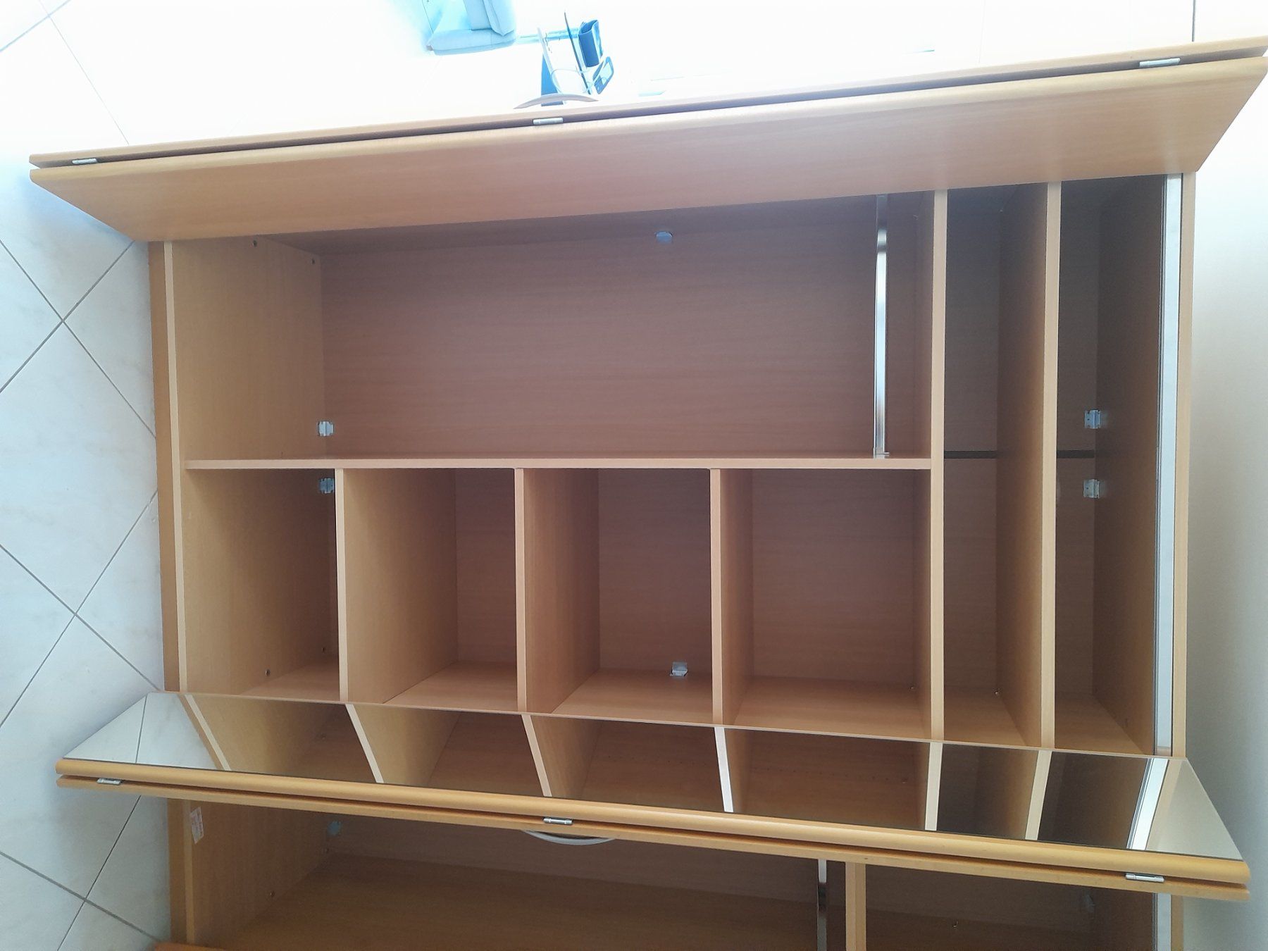 Armadi: Kleiderschrank – Usato da Menzingen venduto da Staubwedel 1