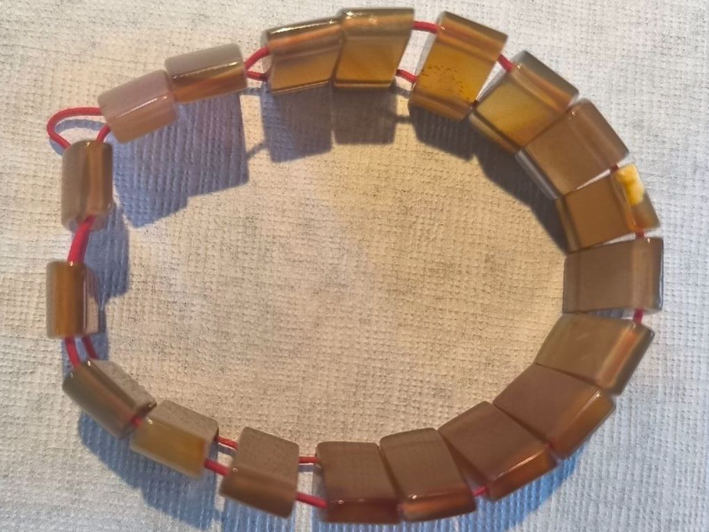Bracciali & Braccialetti: Schönes Armband mit rechteckigen Achat-Perlen – Usato da Oberwil b. Zug venduto da Gto469 1
