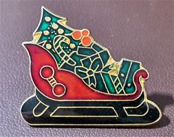 Q601 - Pin Weihnachtsbaum Geschenke Schlitten