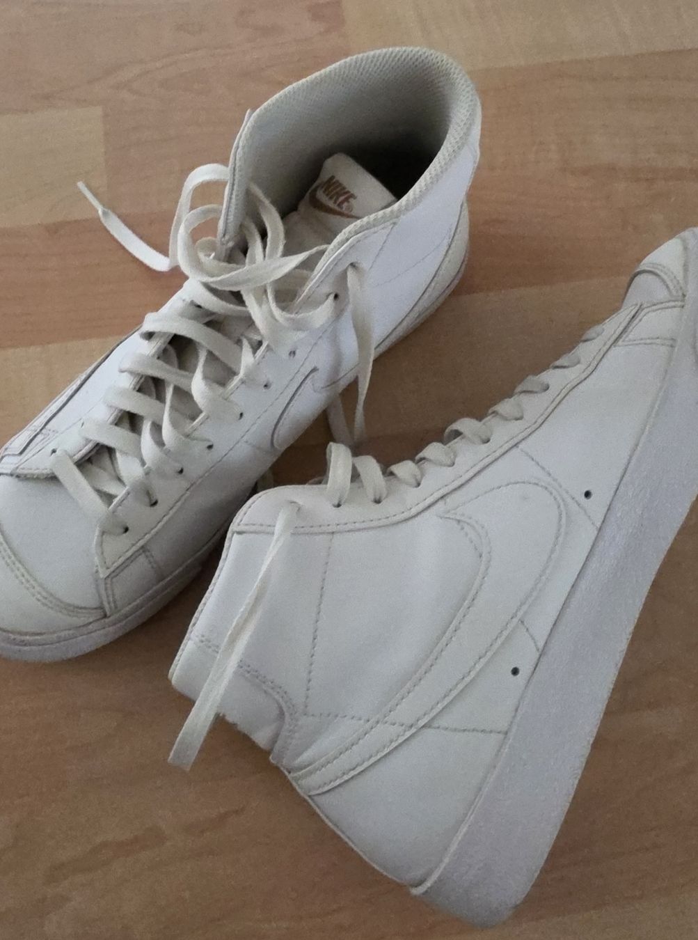 Chaussures femmes: Nike Turnschuhe – D'occasion à Jona par san_f7pf 1