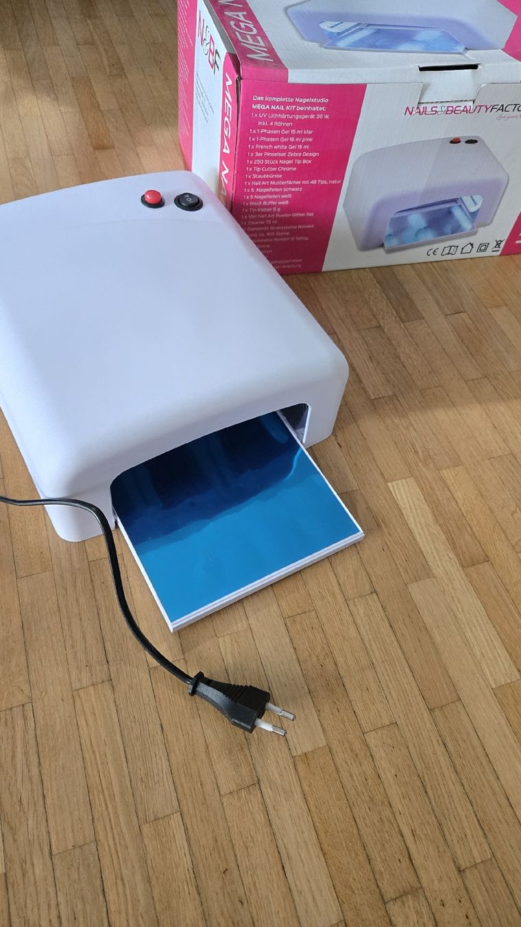 Unghie finte: Nagel Lampe im Set mit Tips und Deko – Usato da Affoltern am Albis venduto da avi_ 2