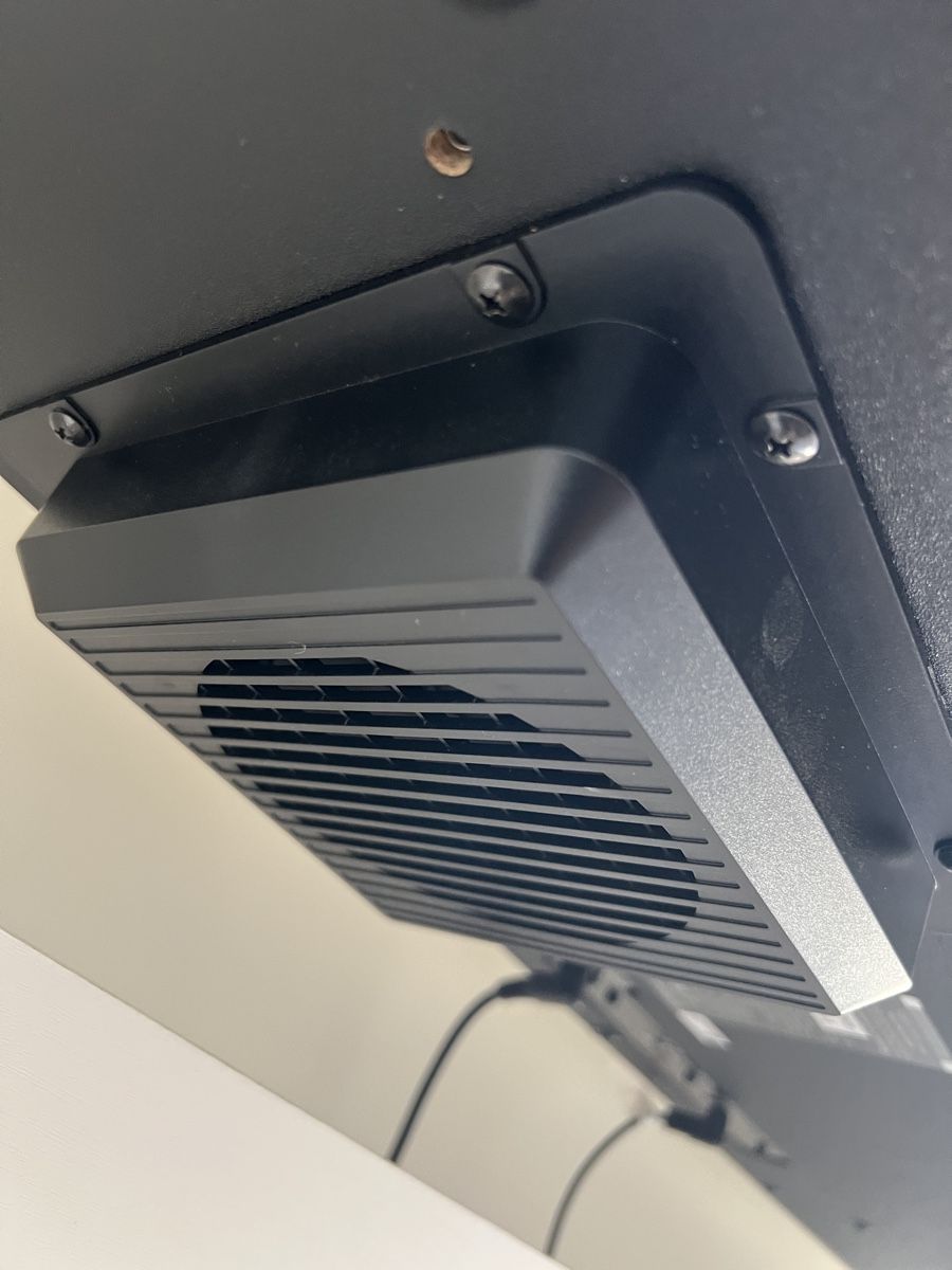Roland Strumenti musicali: Roland F701 digital piano – Nuovo (secondo la descrizione) da Cadro venduto da Victoria88 7