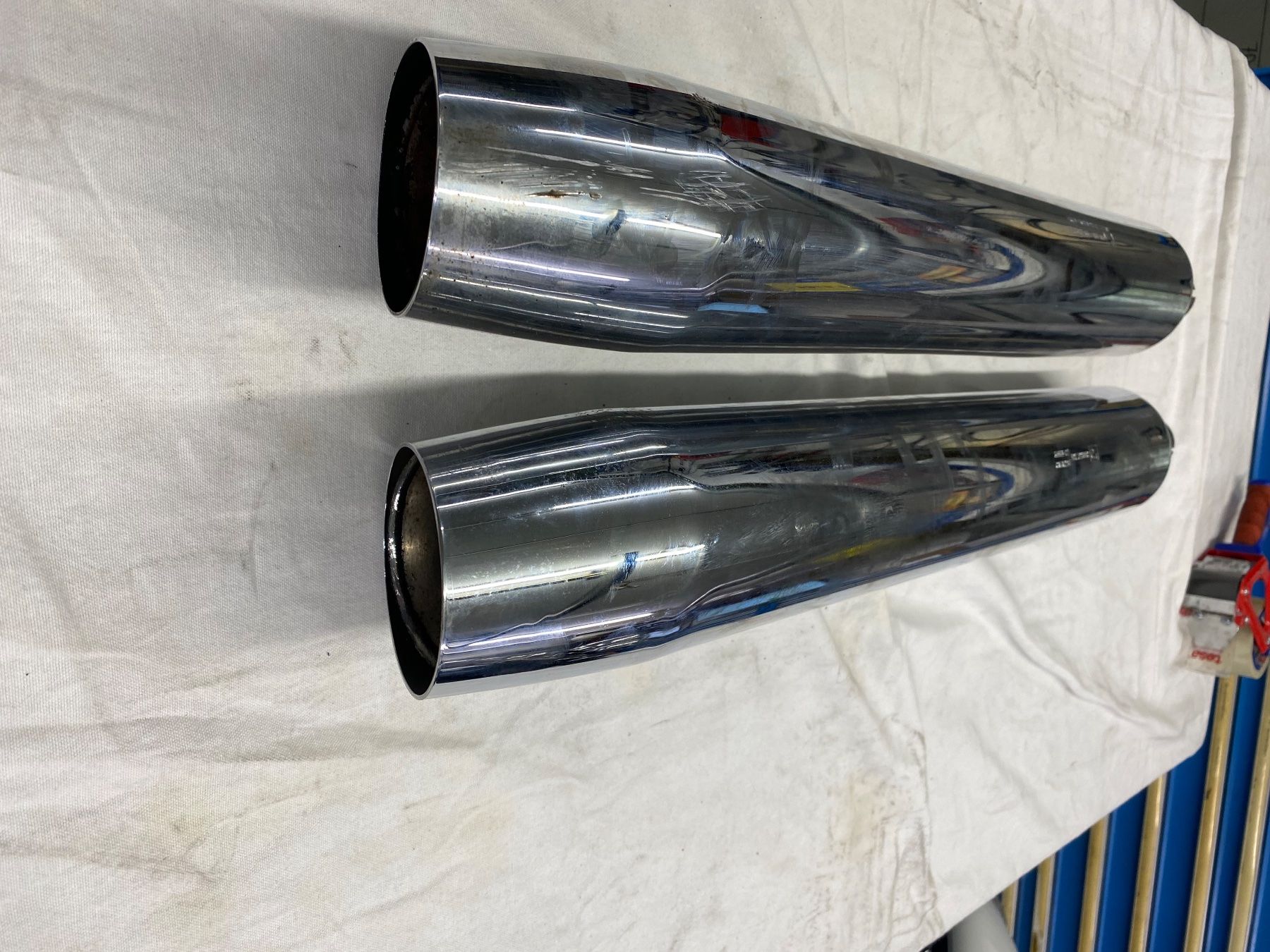 Harley-Davidson Sistemi di scarico: Auspufftöpfe Harley Davidson 65663-09 . 65863-07 – Usato da St.Gallen venduto da oehlins 1