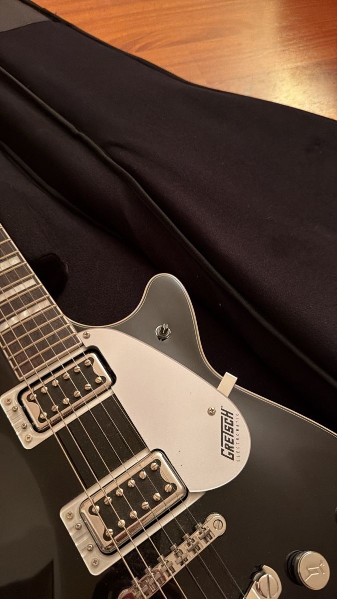 Gretsch Musikinstrumente: Gretsch Electromatic E-Gitarre inkl. gepolsterter Tasche – Gebraucht aus Basel von nicolasschneeberger 1