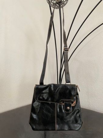 Elegante Damenhandtasche – neu und unbenutzt