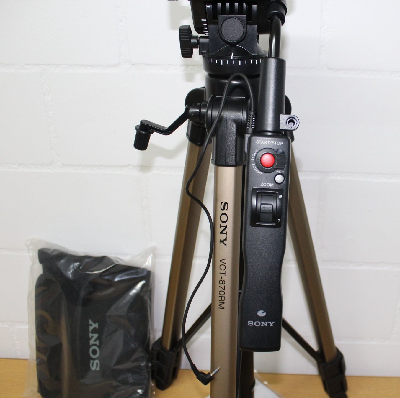 Trépieds & Accessoires: Sony Stativ VCT-870RM Remote Control Tripod   NEU – Neuf (Voir description) à Istighofen par muech40 2
