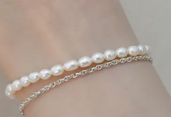 Armbänder & -reifen: Armband Süsswasser Perlen mit Perlmutt Blume auf Mass – Neu und originalverpackt aus Zuzwil SG von Lemliskat 8