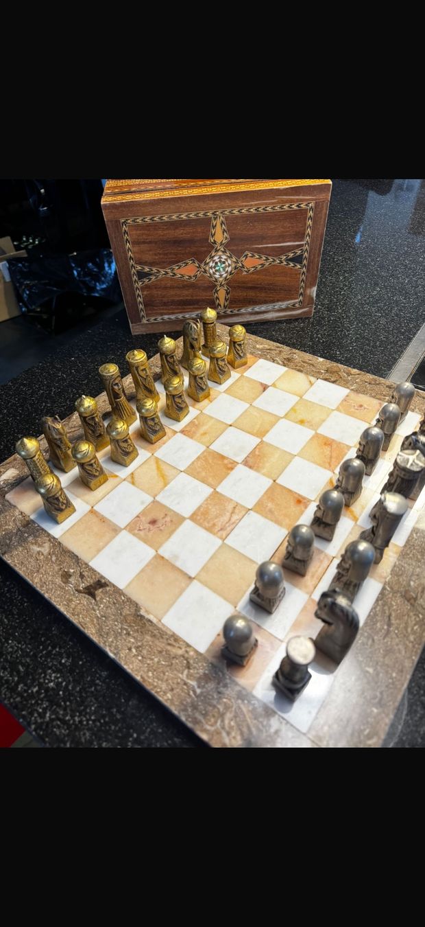 Spiele: Edles Schachspiel, Marmor/Bronce/Zinn Top Zustand – Gebraucht aus Rheinau von TinoK04 4