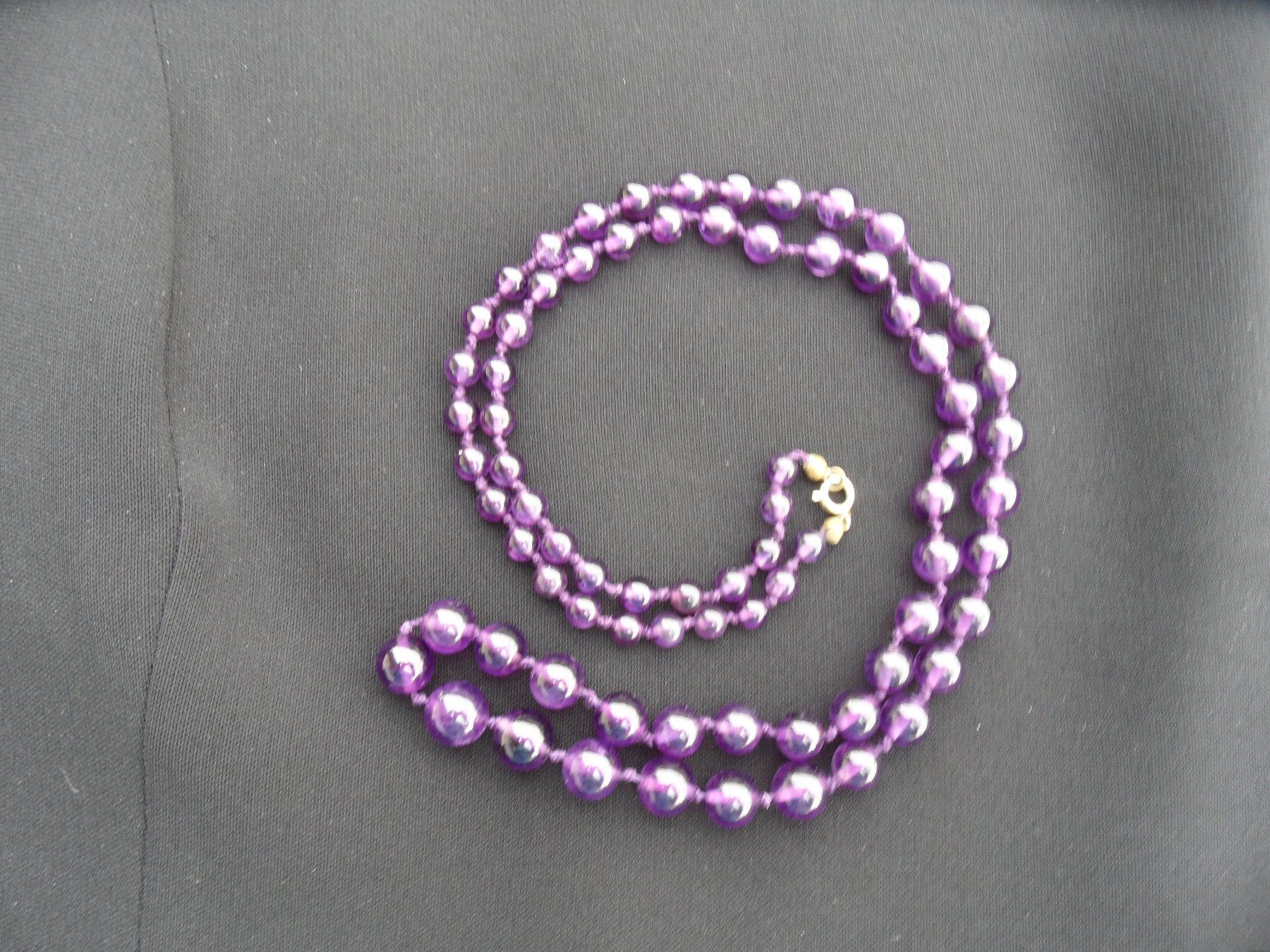 Ketten: Amethyst-Kugelkette - Was getragen wird wird wieder modern! – Gebraucht aus Fürigen von mari-anne1 1