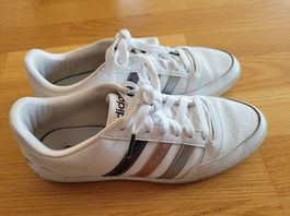 Weisse Addidas Schuhe Grösse 40 zu verkaufen