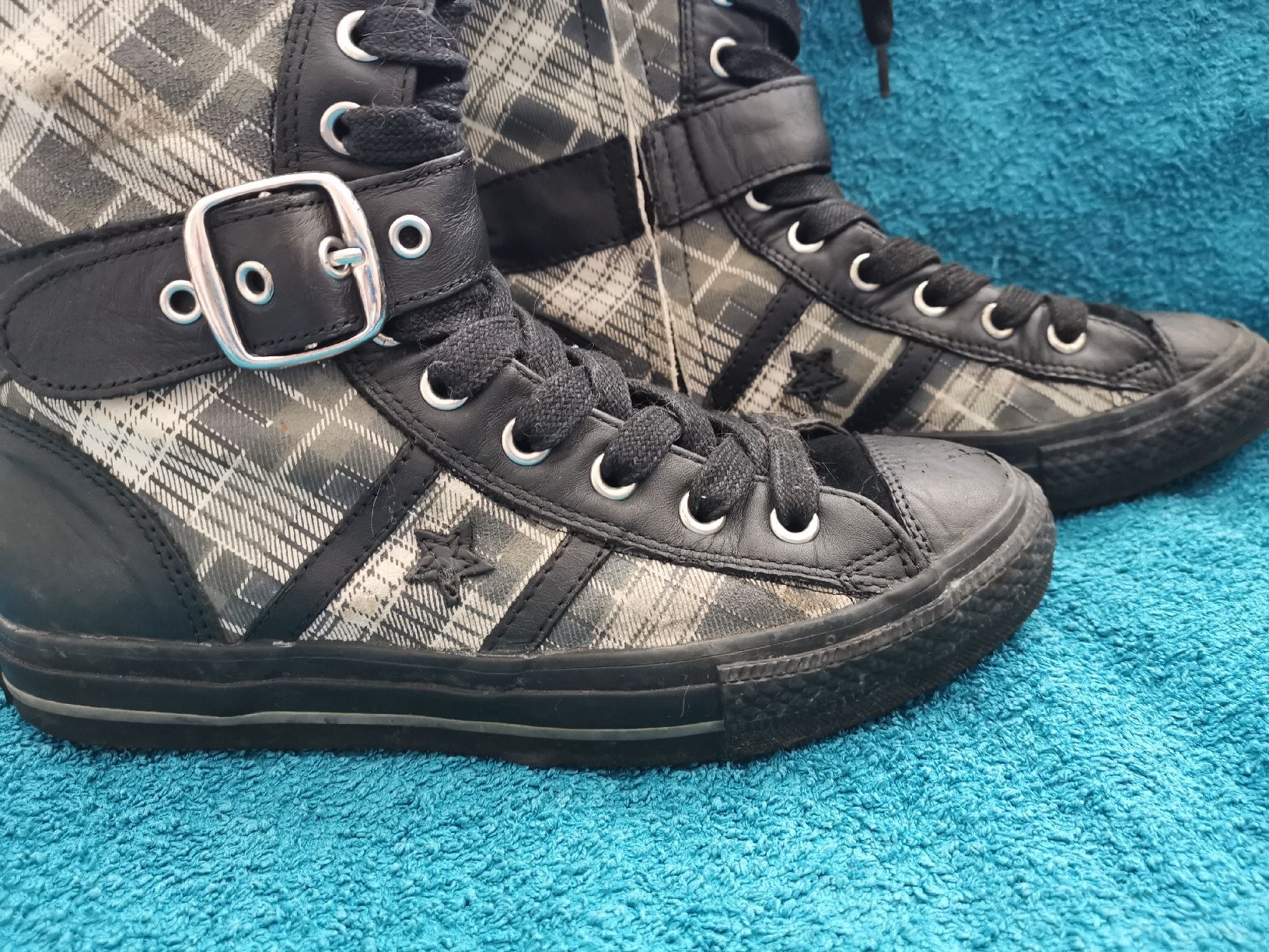 Damenschuhe: Converse Stiefel Grösse 39 – Gebraucht aus Stäfa von Pinky777 1