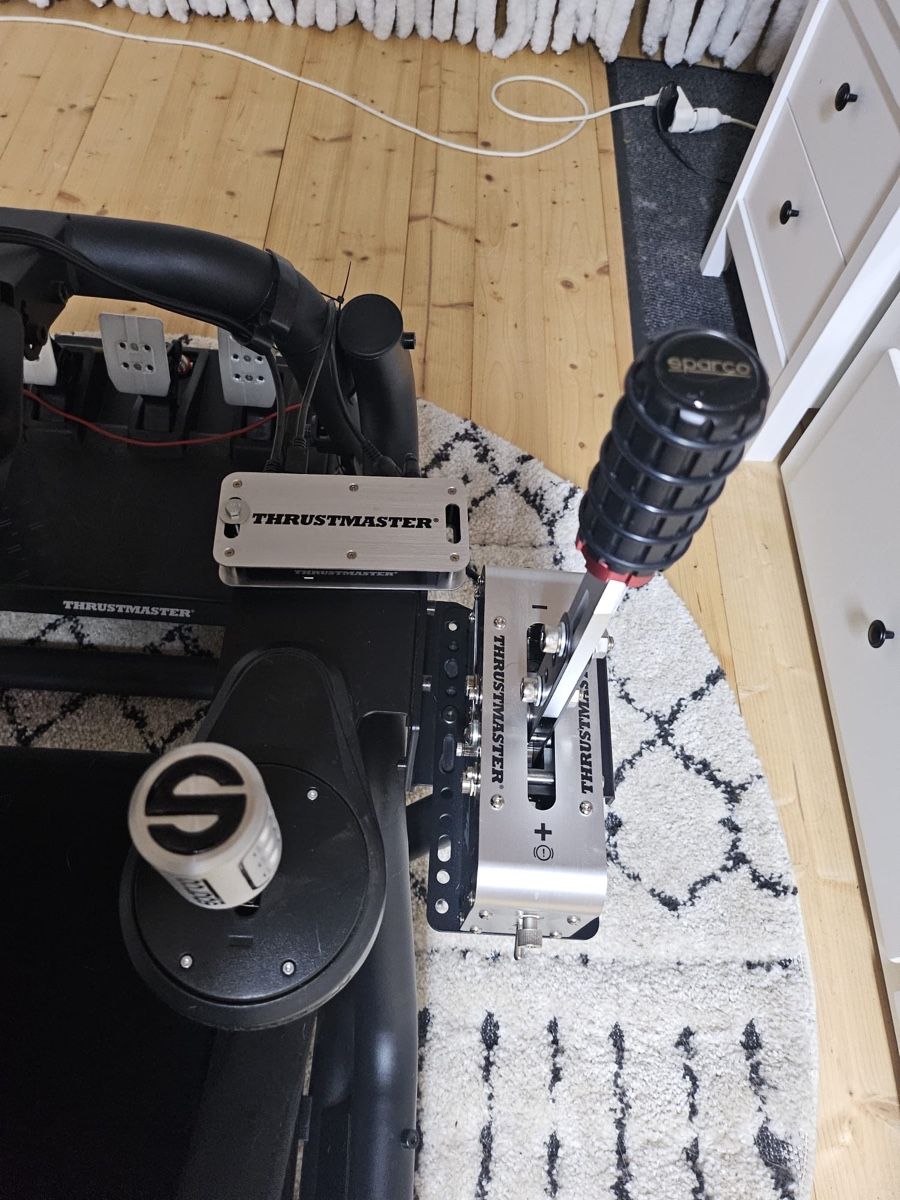 Oplite Stühle: Racing Stuhl inkl. Thrustmaster Lenkrad, Pedalset, Shift – Gebraucht aus Horgen von schalina19 7