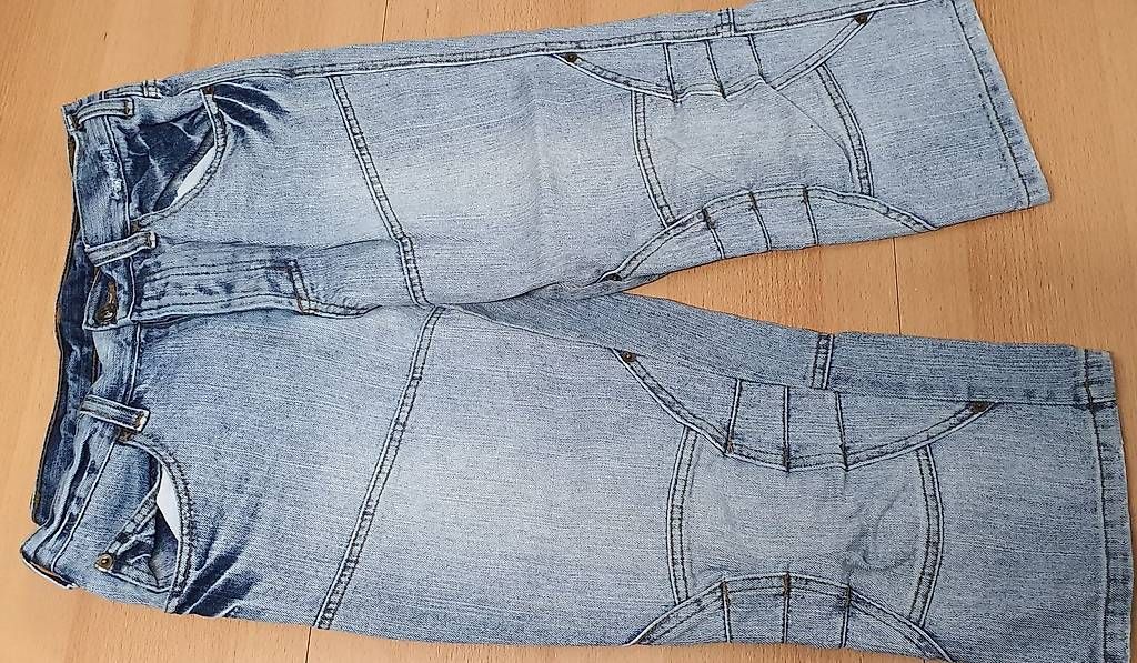 Jeans: kurze Jeans Grösse W32 – Usato da Rickenbach SZ venduto da Pinguin73