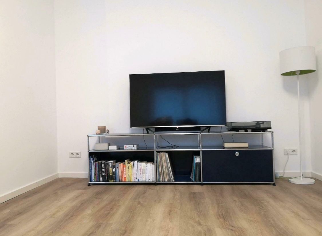 USM Mobili TV: USM Haller TV-Board Schwarz – Usato da Opfikon venduto da lula21