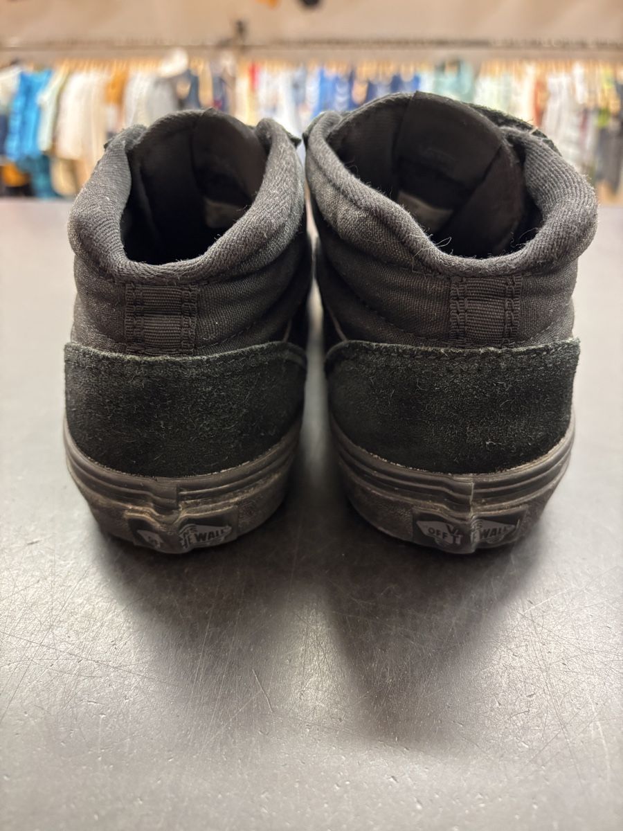 Vans Schuhe für Jungen: Vans Wildleder Sneaker, Grösse 34 – Gebraucht aus Büren an der Aare von Nikito2001 1