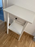 Weisses Ikea Nachttischli mit Schublade