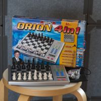 Millennium Orion 4 In 1 Schachcomputer