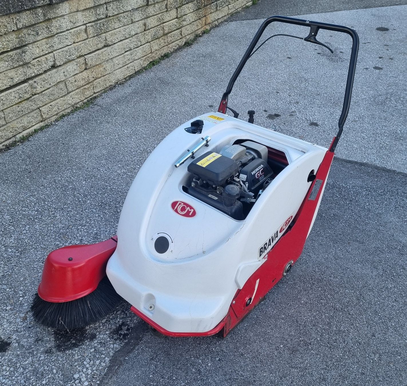 Alle Maschinen: Balayeuse BRAVA 800 HT – Gebraucht aus Uvrier von sal_t22d