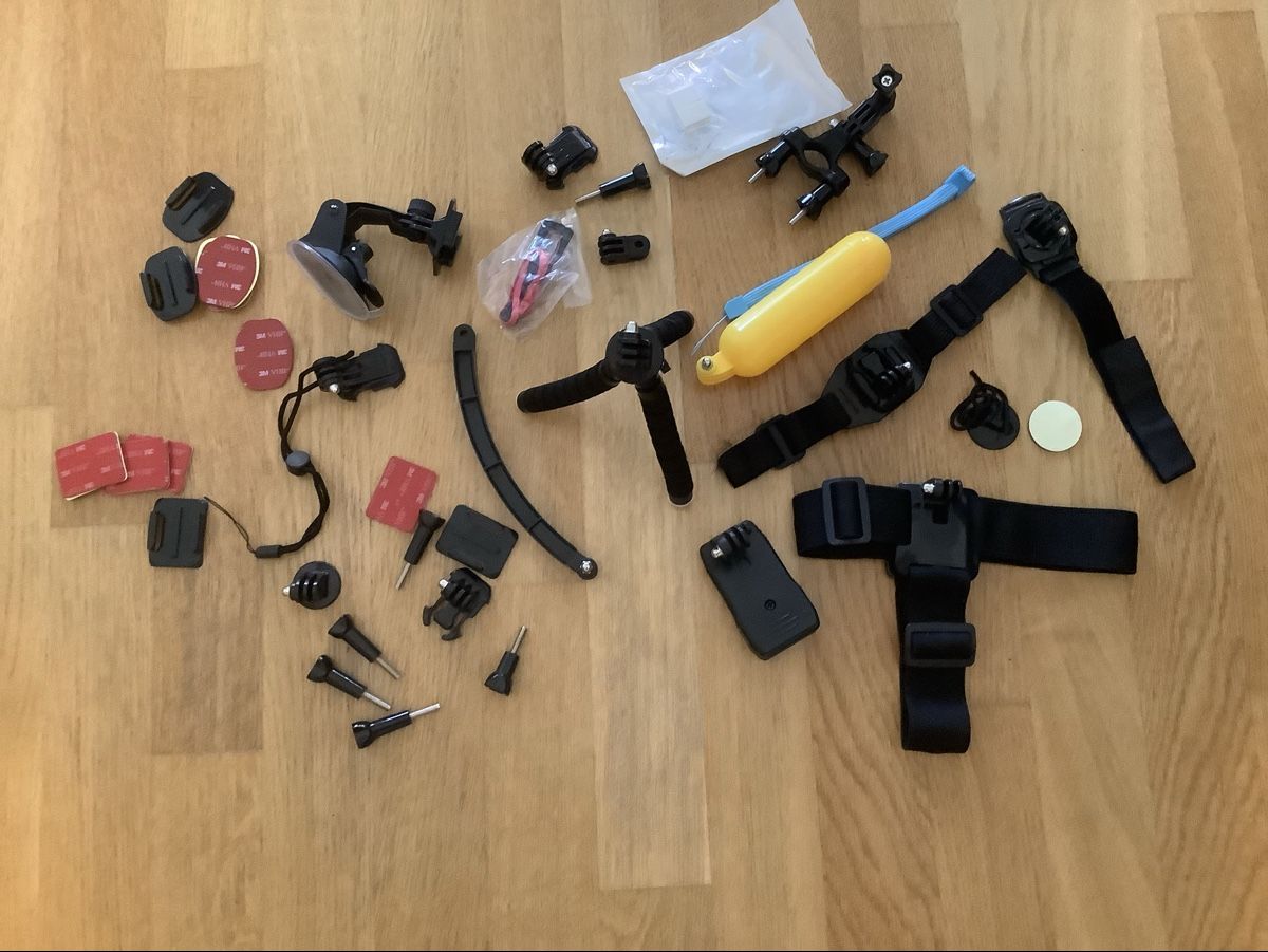 Gopro Action Cam: GoPro HERO Bundle mit extra Zubehör – Gebraucht aus Adliswil von Compardo 2