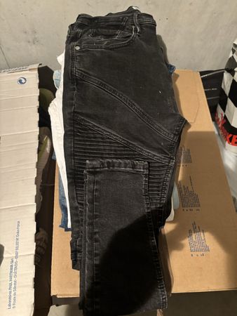 Lot de 16 jeans Zara taille 40