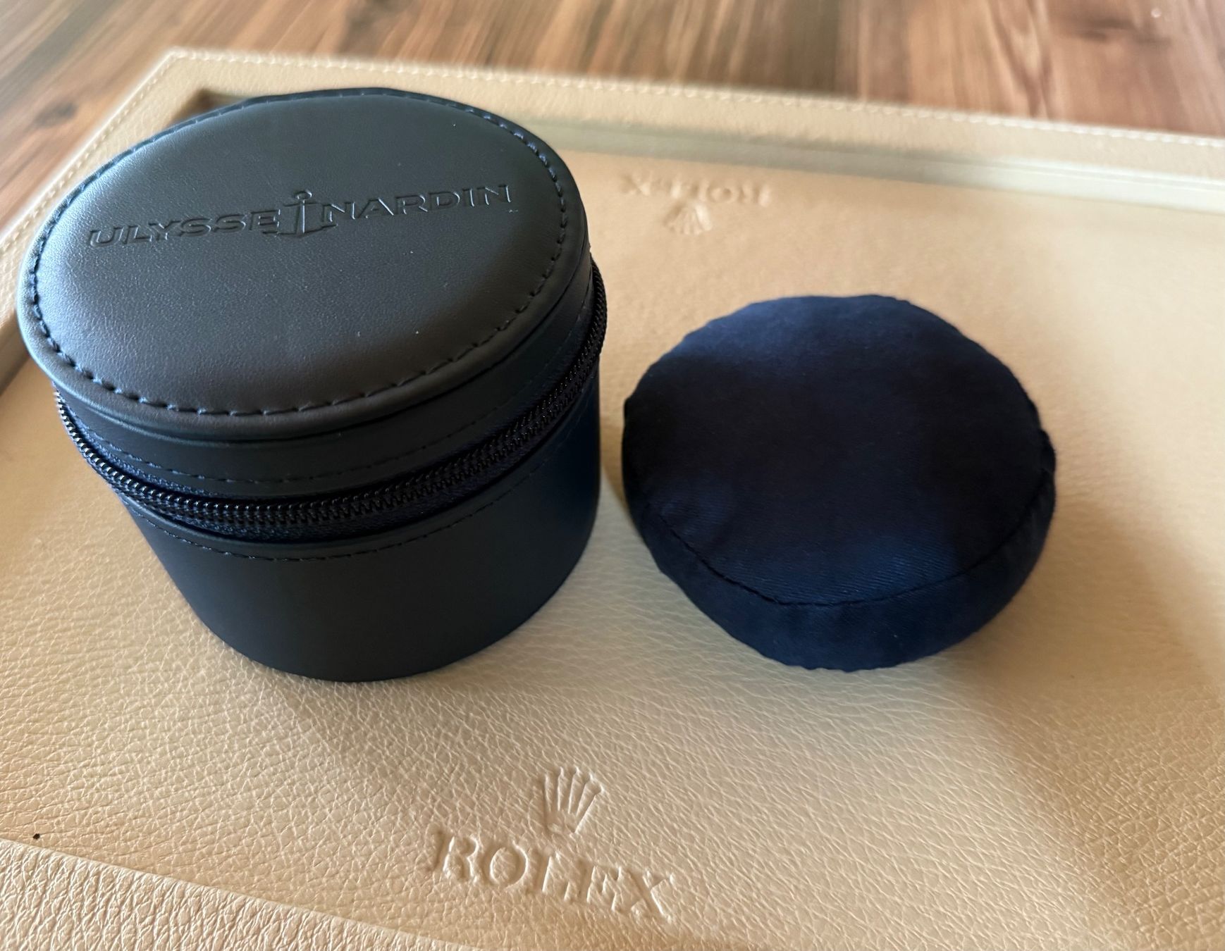 Ulysse Nardin Orologi: Ulysse Nardin / Pouch / Etui – Nuovo (secondo la descrizione) da Horw venduto da Richmond_Watches
