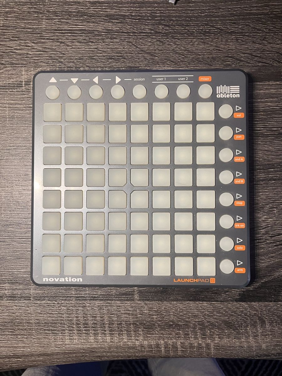 Sistema di controllo: Novation Launchpad S Controller – Usato da Winterthur venduto da fabianvonellerts