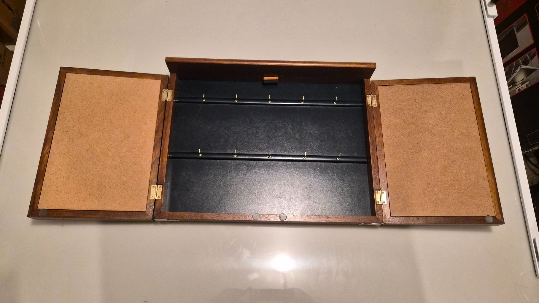 Armadi: Armoire a clé de marin - Neuve – Nuovo e nell'imballaggio originale da Jouxtens-Mézery venduto da ger_hpd5 1