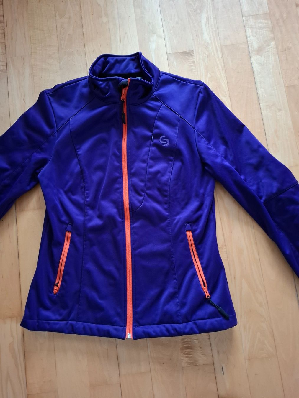 Giacche: Gut erhaltene Softshell Jacke Damen Gr. S – Nuovo (secondo la descrizione) da Emmenbrücke venduto da hirschli62