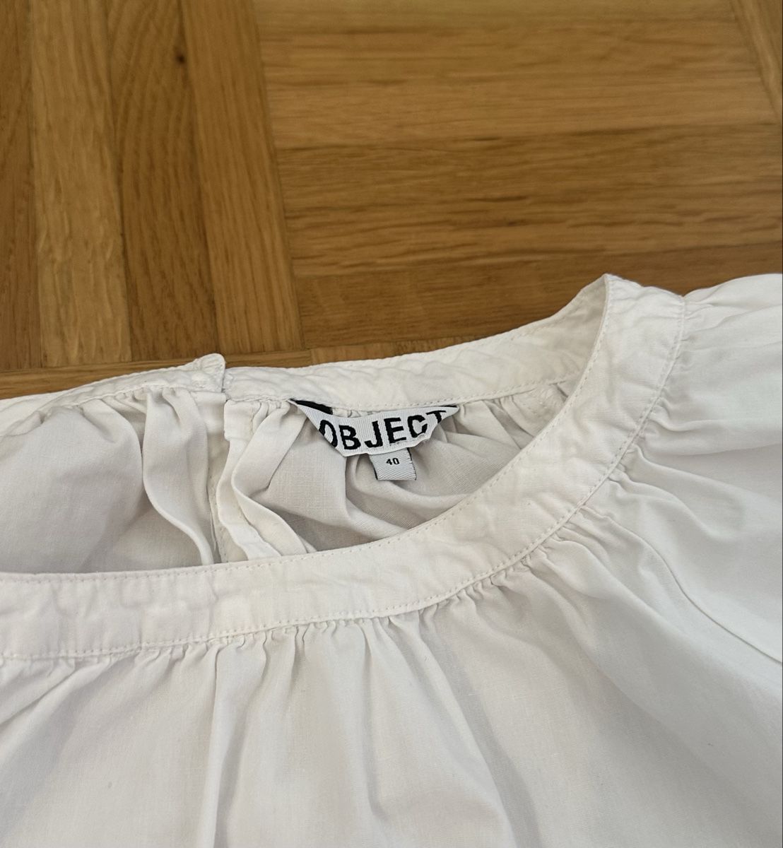 Tops: Weisses Oberteil/ Bluse von Object mit Blumenmuster Gr. 40 – Gebraucht aus Zürich von alex124 2