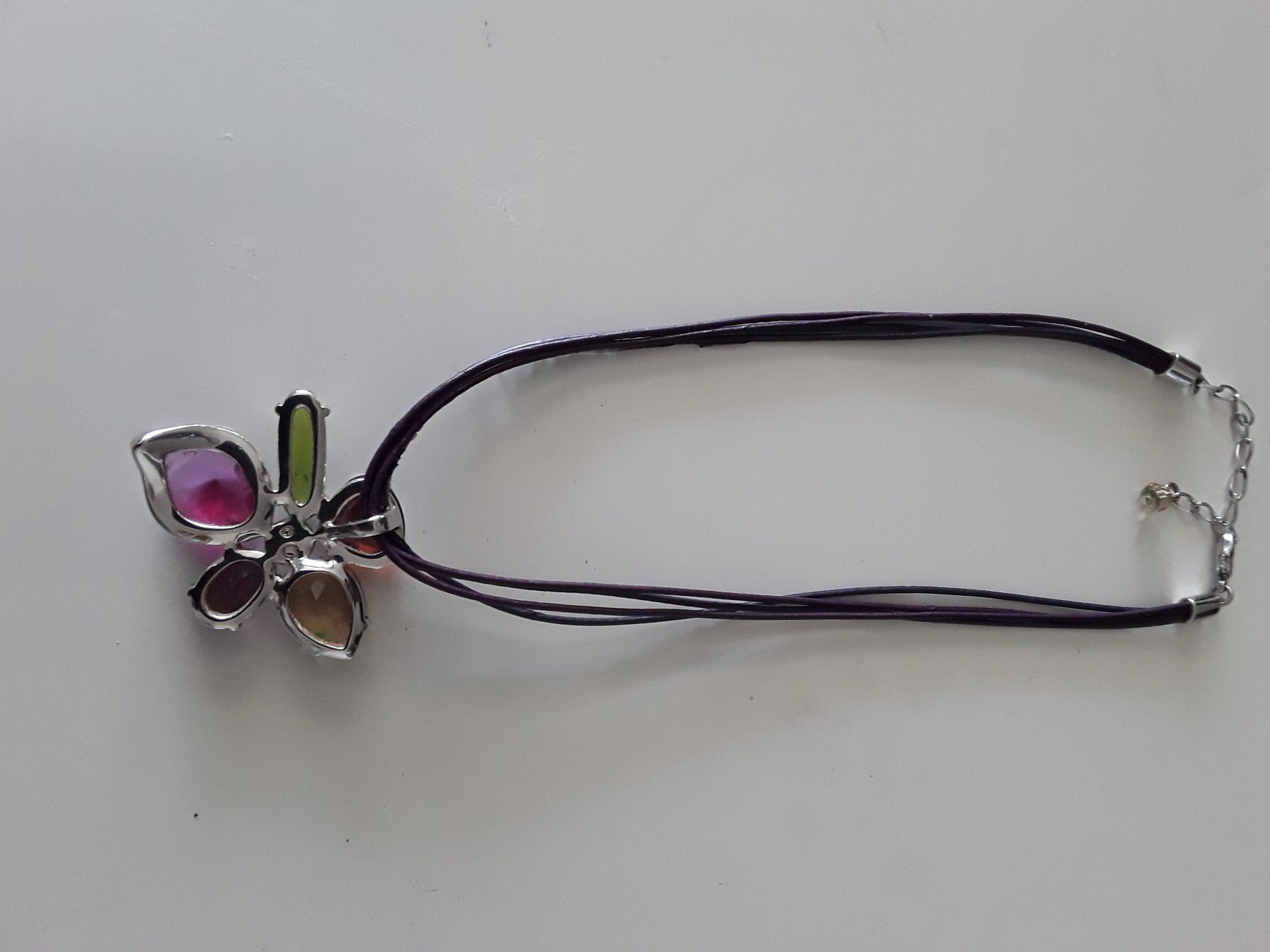 Swarovski Colliers: Collier Swarovski avec pendentif fleur multicolore – D'occasion à Morges par mrochat 2