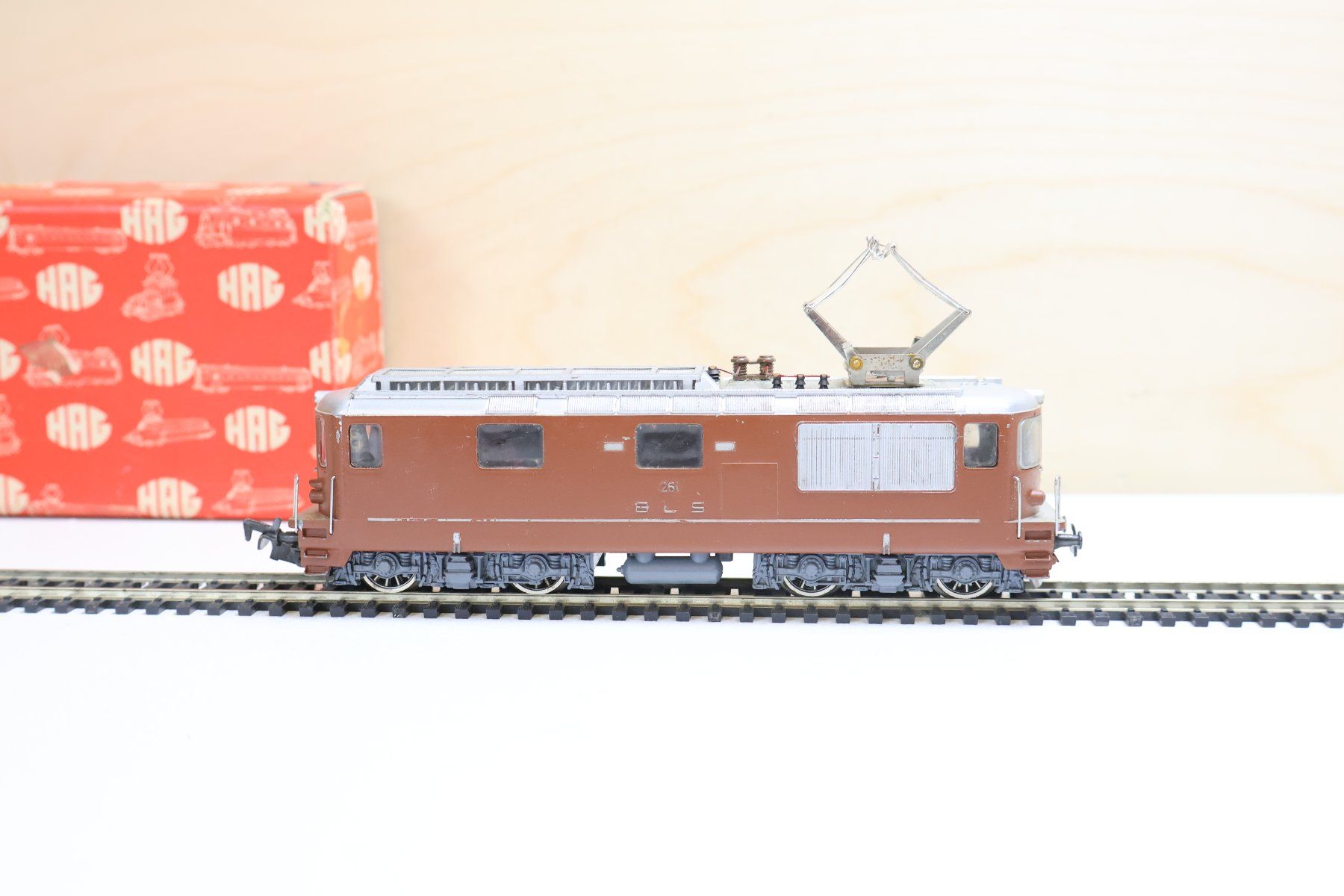 Hag Modellini di ferrovie: HAG BLS Re 4/4 E-Lok - H0 DC – Usato da Winterthur venduto da Monstera 6